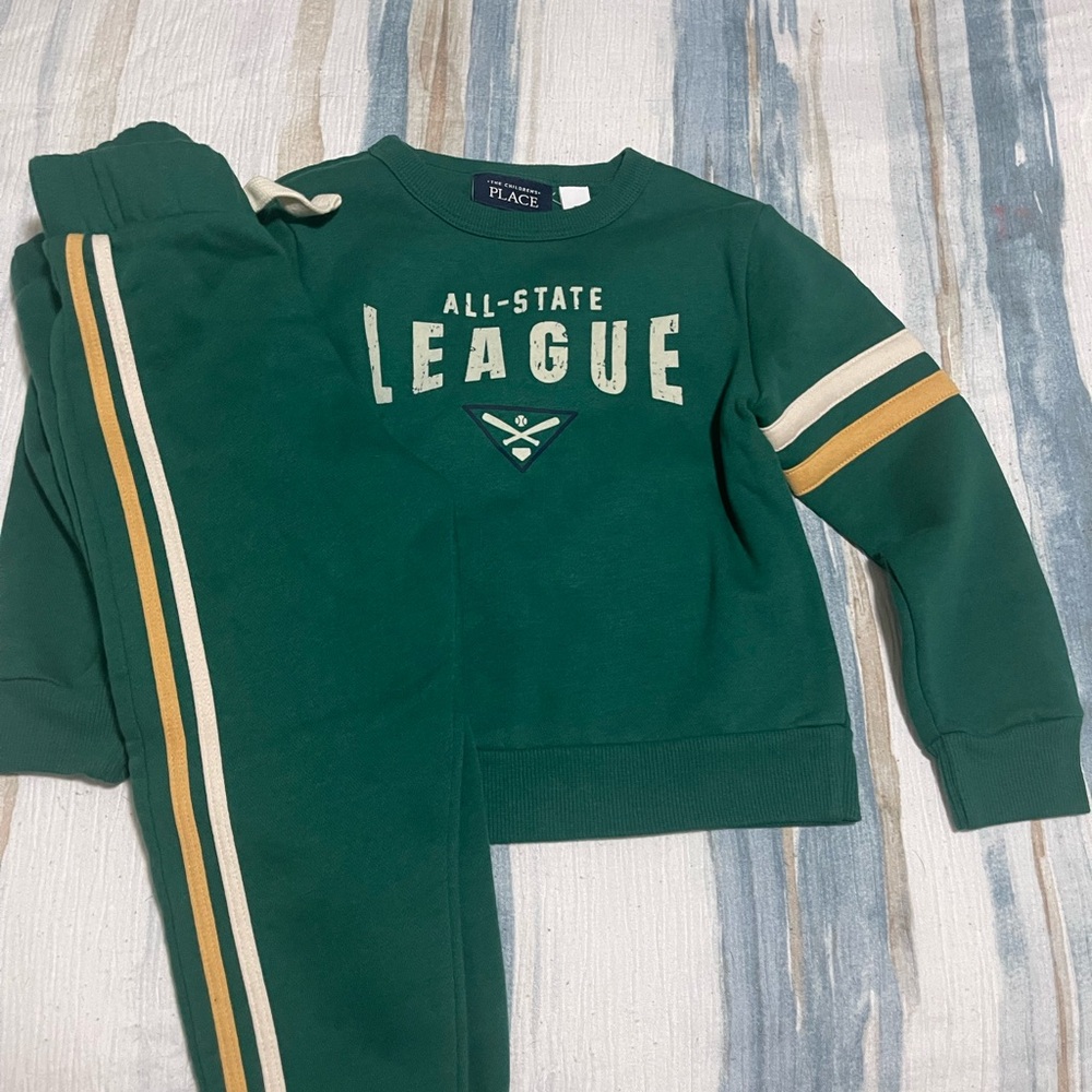 NEW WITH TAGS The Children’s Place 
Green All-State League Sweatshirt